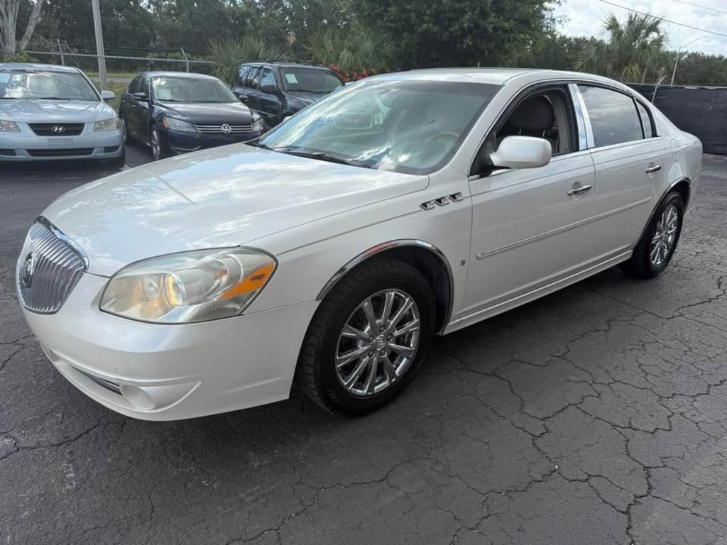 2010 Buick Lucerne's photo